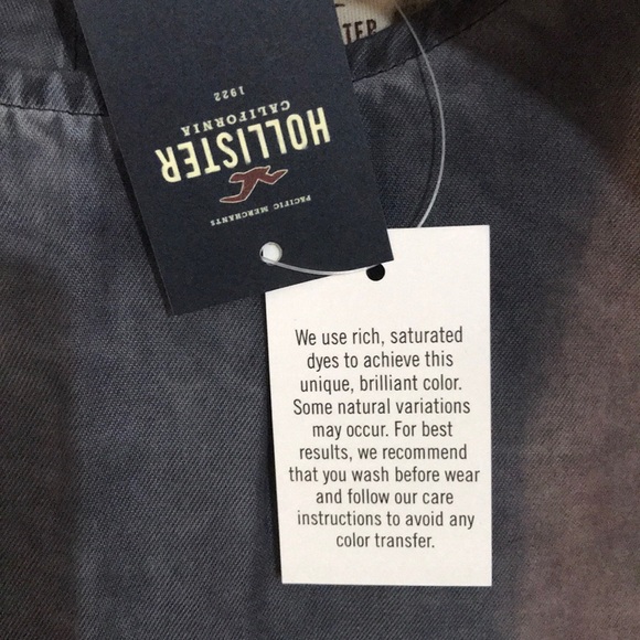 🆕 Hollister flowy blouse w/ bell bottom sleeves - Picture 7 of 8